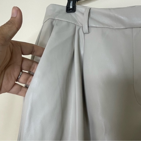 NEW House of Harlow Gray Vegan Leather Straight Leg Pants US 8 - Picture 5 of 6